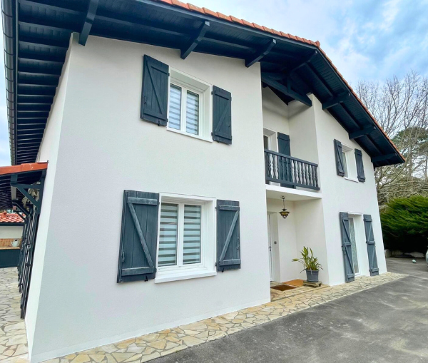 Ravalement de façade à Parentis-en-Born