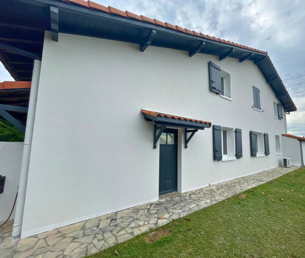 Ravalement de façade à Parentis-en-Born